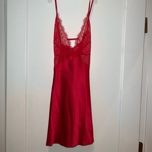 NWT Victoria's Secret Floral Embroidery Satin Slip Size M
